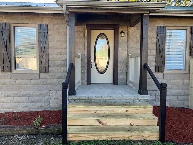 2nd image of 207 Pope Ave #205