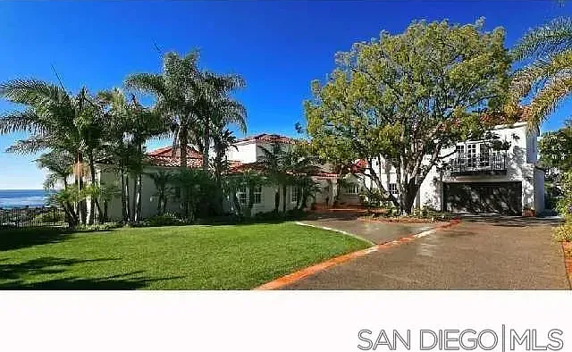 7 bed, 6.5 bath, 8000 sqft, $34,900 — Photo 4