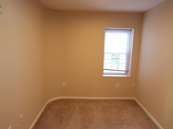 5th image of 1611 Bainbridge St Floor 3