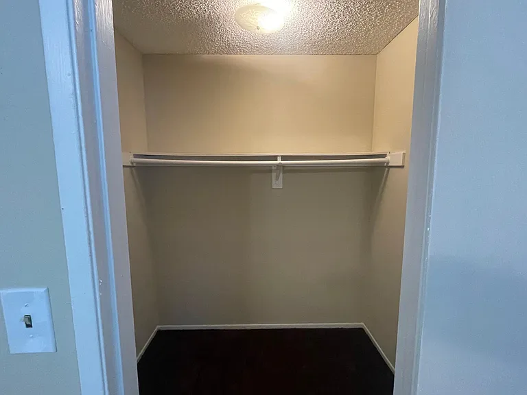 121 N Poplar Ave #C — Photo 15