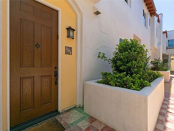 5th image of 4541 Colfax Ave #104