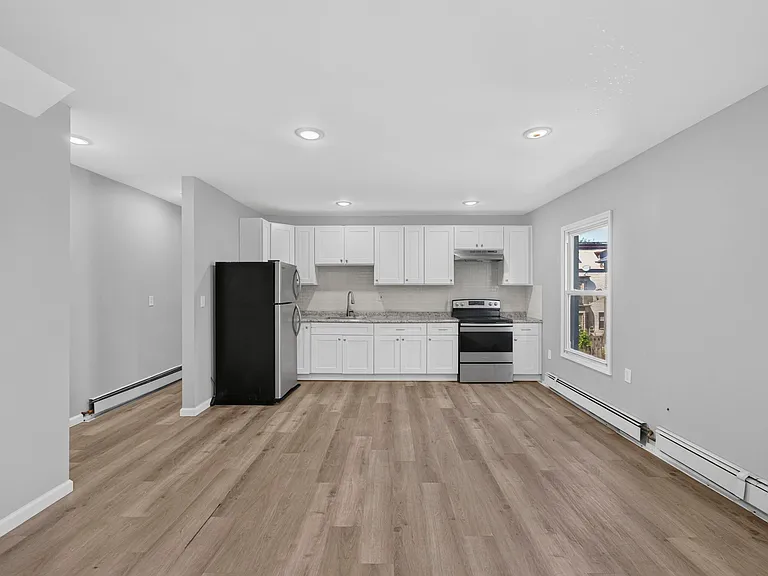 437 7th Ave #R2 — Photo 12