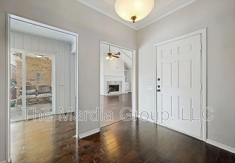 2702 Lookout Pl — Photo 3