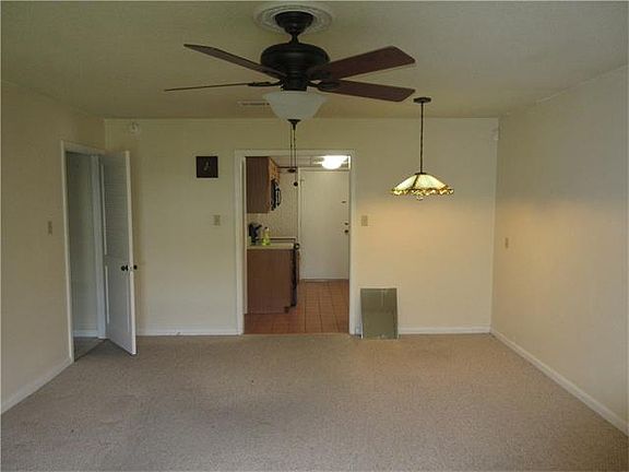 2nd image of 433 Lynnmeade Dr