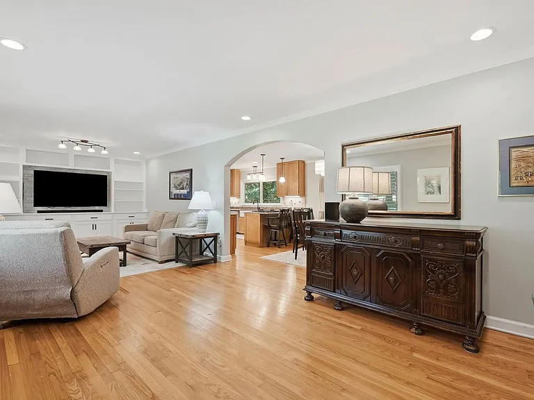 123 Arrow Dr — Photo 3