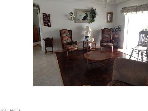 5th image of 2204 SE 5th St