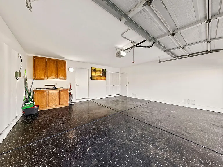 449 Rutherford Cir — Photo 34
