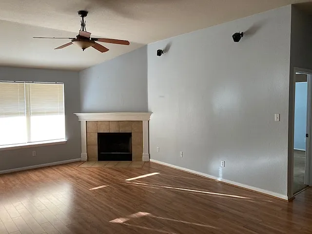 3 bed, 1681 sqft, $1,950 — Photo 3