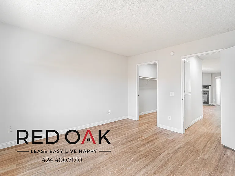 10346 Commerce Ave #7 — Photo 15