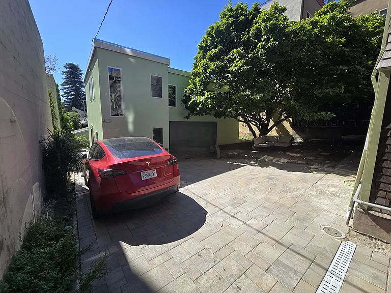 Bellevue Ave — Photo 14