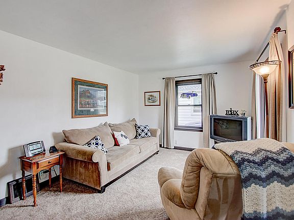 2nd image of 7015 W Dreyer Pl