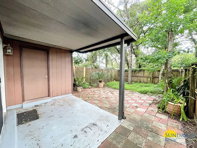 308 Woodrow St E #F — Photo 15