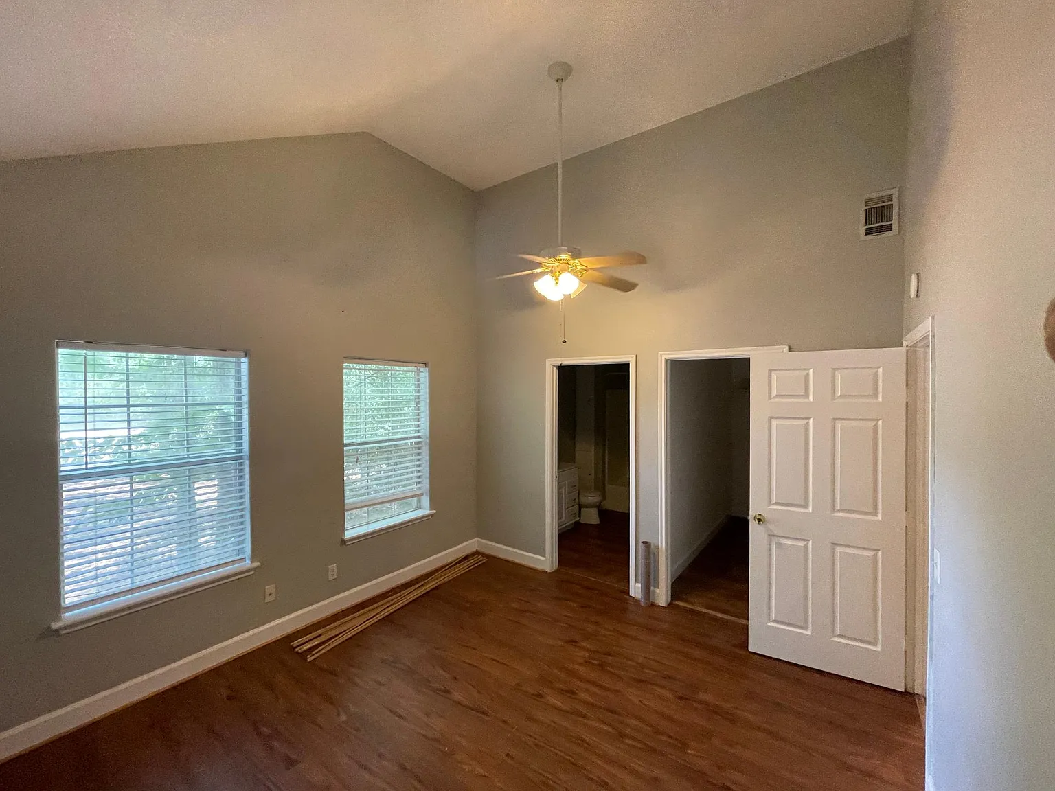 2 bed, 1100 sqft, $1,650 — Photo 3