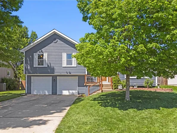 410 Preakness Dr, Raymore, MO 64083