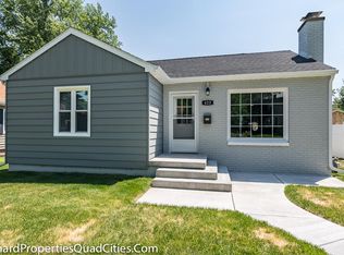 423 Brown St, Bettendorf, IA 52722