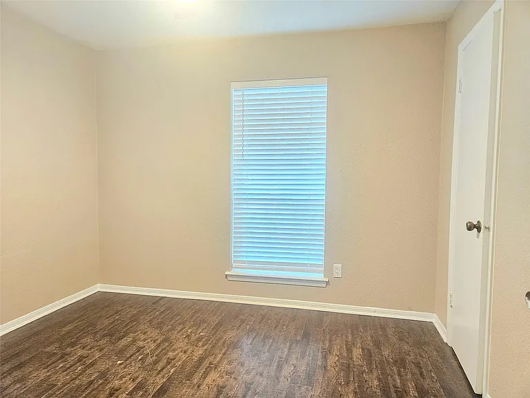 4231 Southchase Ln — Photo 13