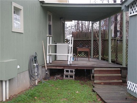 4th image of 905 Indian Hill Blvd