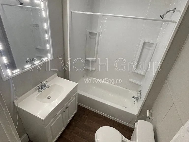 4212 E Washington St — Photo 18