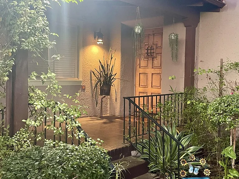 1031 Campus Ave #C — Photo 24