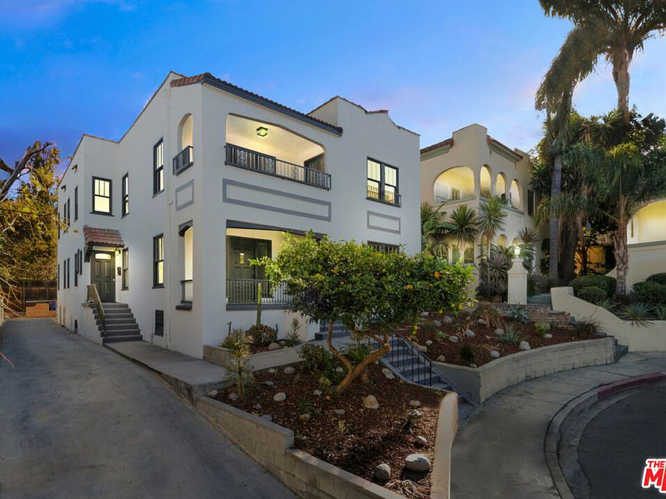 1st image of 854 Serrano Pl