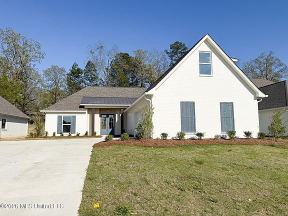 2nd image of 348 Oakville Cir
