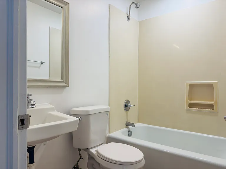 104 Brumley Ave NE #1 — Photo 8