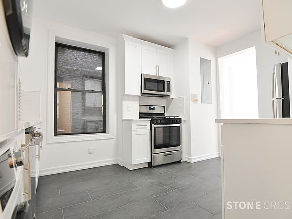 3rd image of 209 W 97th St APT 6C