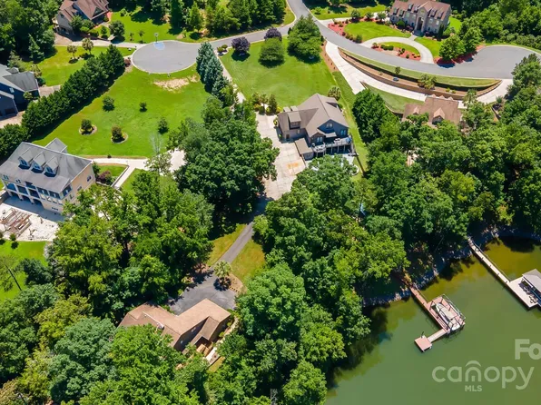 313 Sunset View Ct, York, SC 29745