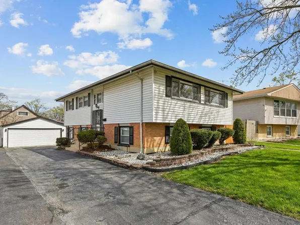 16948 Briargate Dr, Country Club Hills, IL 60478