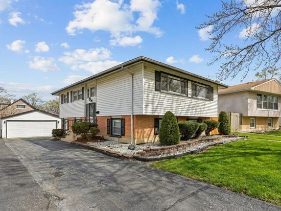 16948 Briargate Dr, Country Club Hills, IL 60478