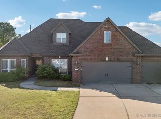 519 S 50th Pl, Broken Arrow, OK 74014