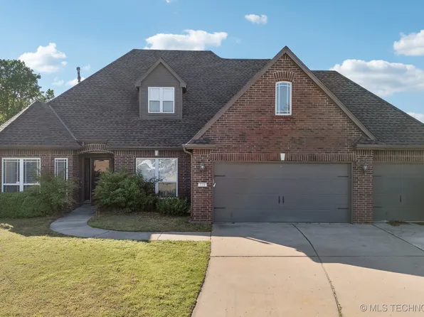 519 S 50th Pl, Broken Arrow, OK 74014