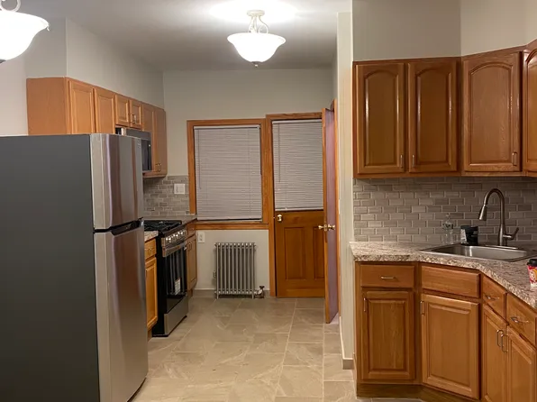 (undisclosed Address), Ridgewood, NY 11385