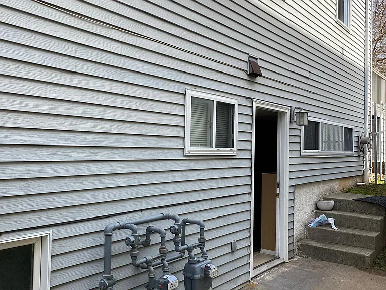 55 Tremont Ave #B — Photo 2