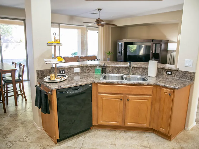 1814 W Eastman Dr — Photo 3