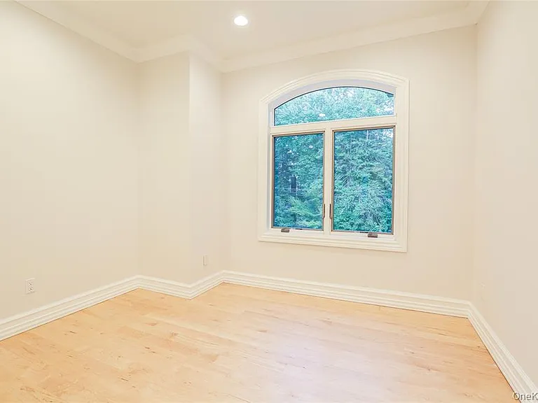 27 Elliot Rd — Photo 25