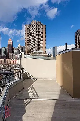 Rented by REAL New York | media 18