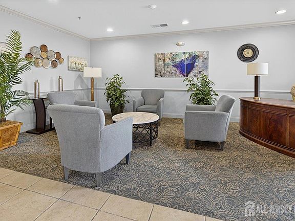 2nd image of 100 Middlesex Blvd APT 314