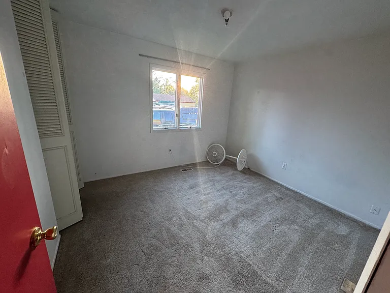 11551 Metter Ave — Photo 2