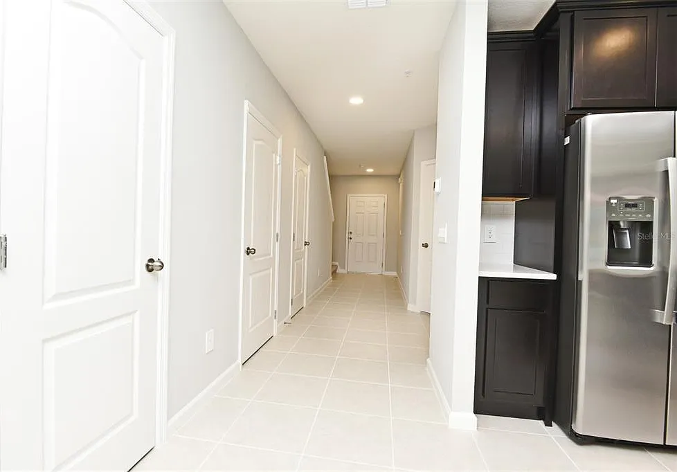 3 bed, 2.5 bath, 1569 sqft, $2,300 — Photo 3