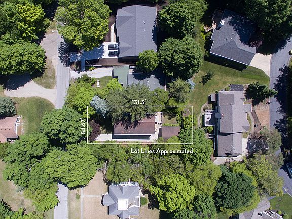 3rd image of 132 Webster Ave