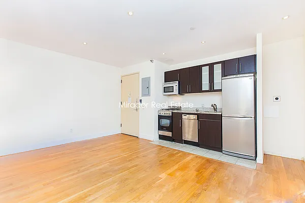 Rented by Mirador Real Estate | media 25