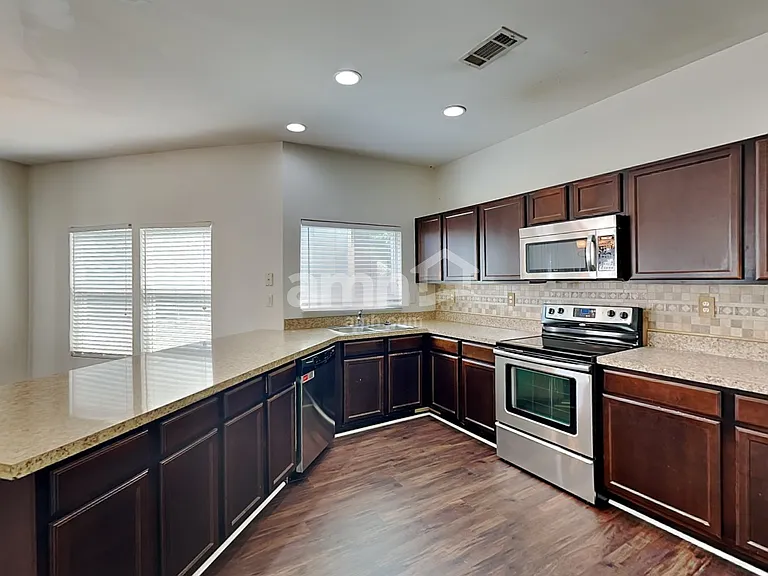 4430 Kiddle Ln — Photo 4