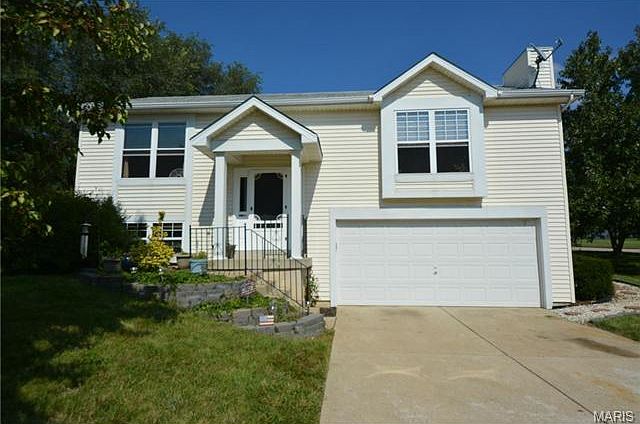 1st image of 702 Turnberry Ct