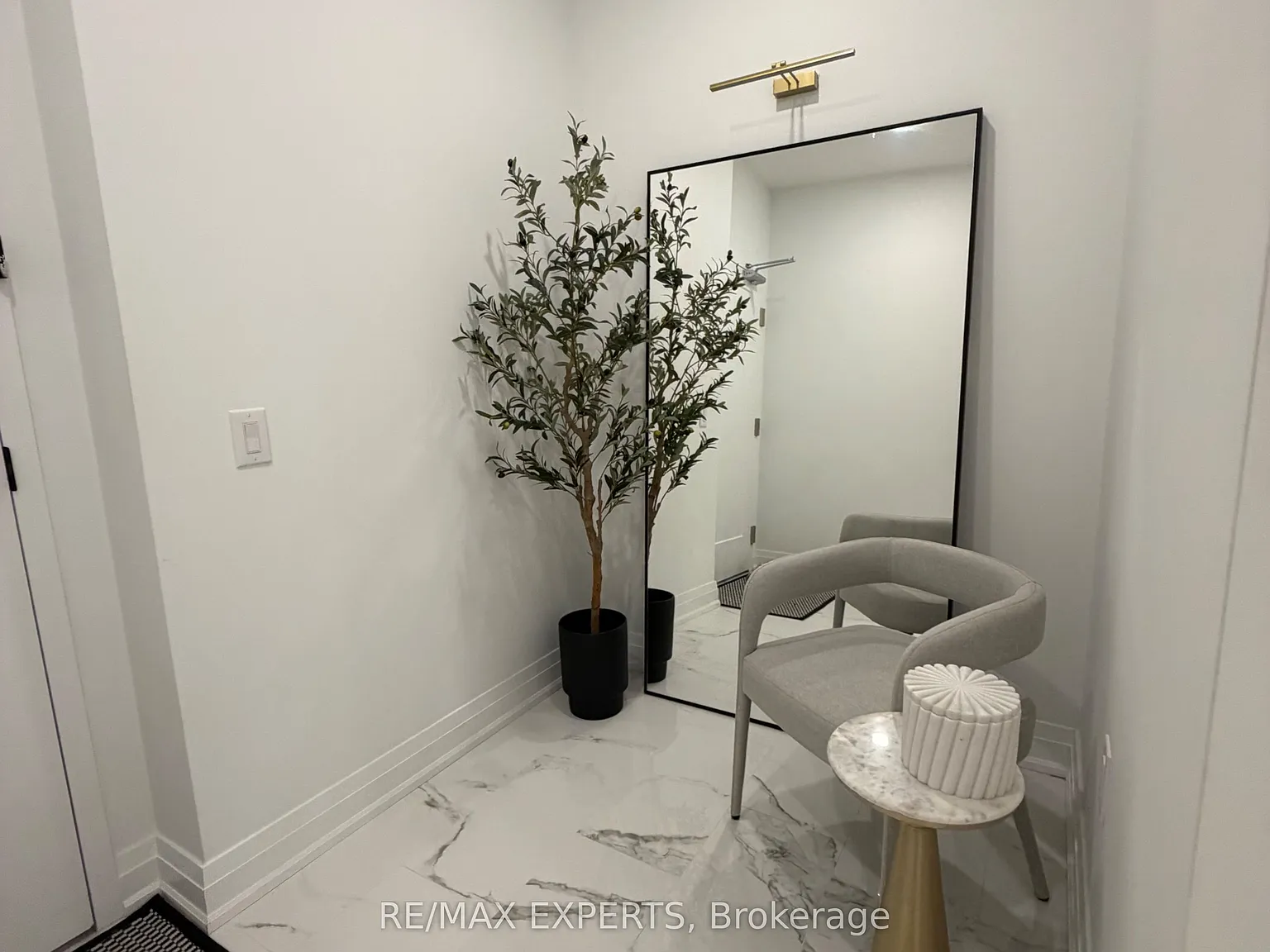 Edgewater — Photo 4