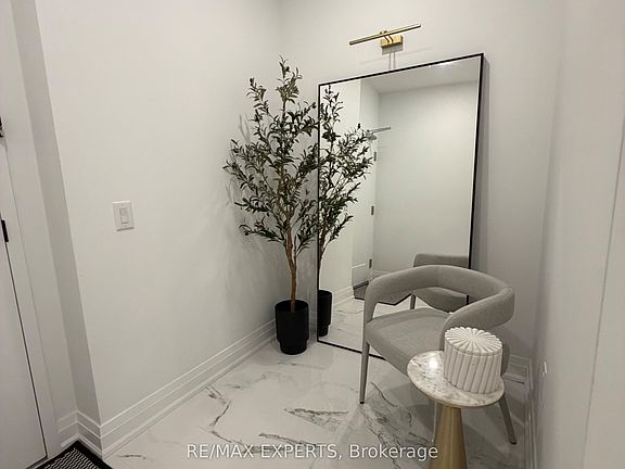 4th image of 71 Wyndham St S #210