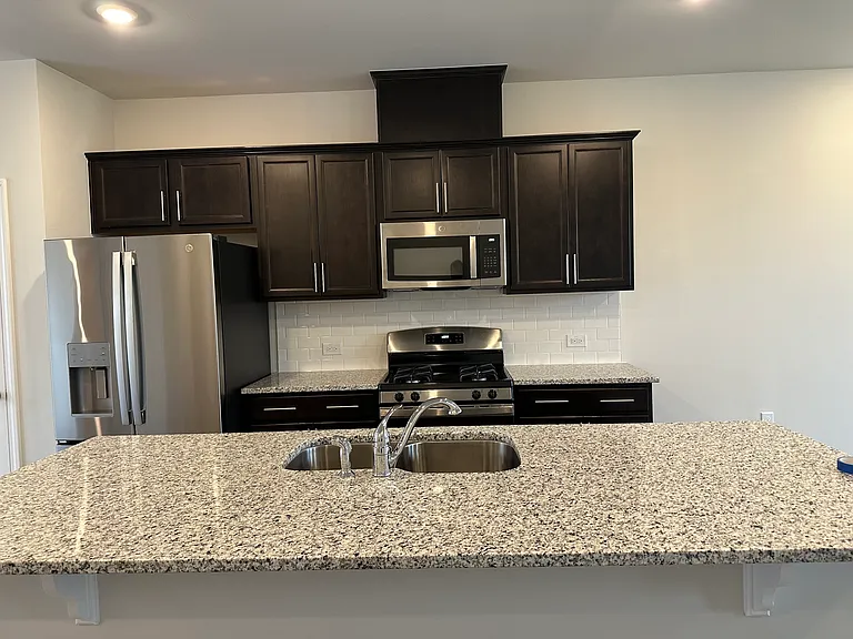 2517 Kasota Ln — Photo 11