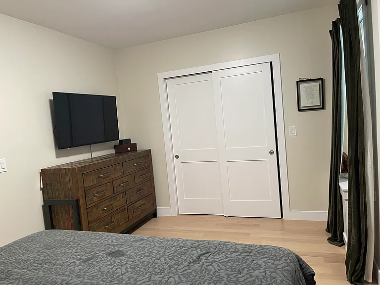 290 Clifton Ave — Photo 5