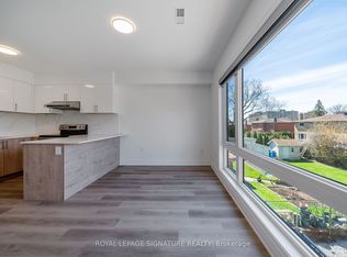 2052 Pharmacy Ave #4, Toronto, ON M1T 1H8
