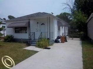 23040 Rein Ave, Eastpointe, MI 48021
